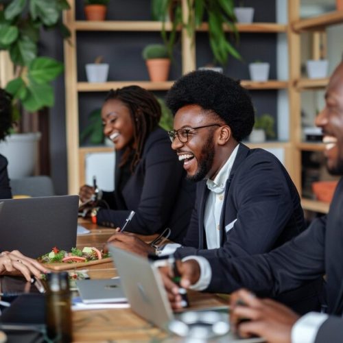 bgroup-diverse-business-professionals-eating-lunch-laughing_1106939-152039